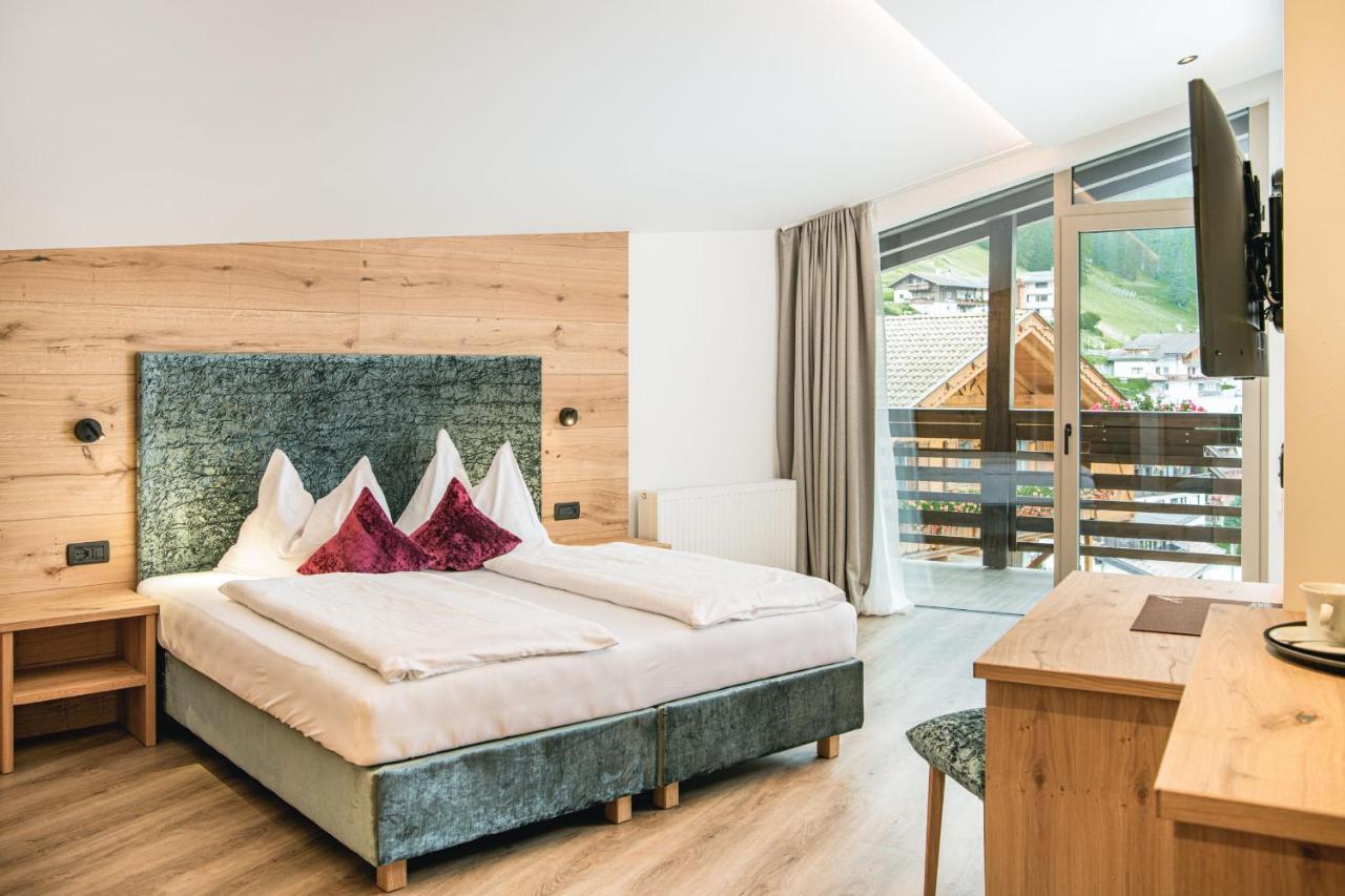Garni Hotel Miara - Your Dolomites Home Selva di Val Gardena Luaran gambar